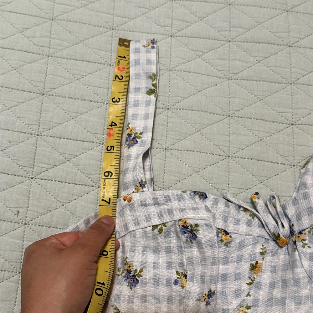 Like new, Reformation Maegan Linen Floral Dress
Wore once for birthday pictures - Picture 14 of 14